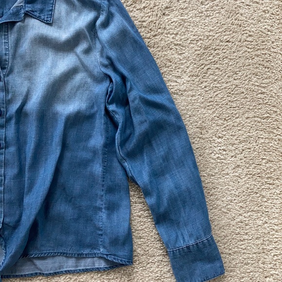 Cloth and Stone Chambray Tie Front Top - Picture 4 of 6